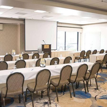 Eastland Suites Hotel & Conference Center Блумингтон Экстерьер фото