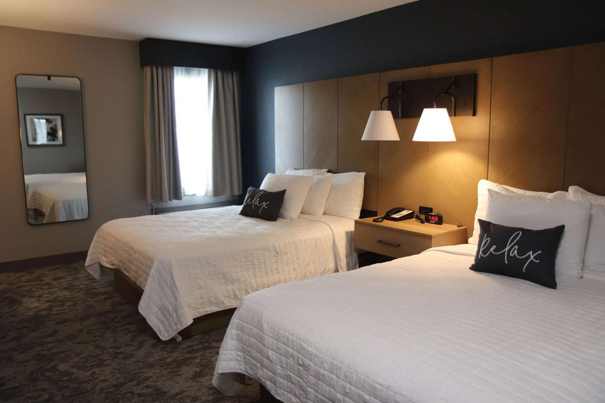 Eastland Suites Hotel & Conference Center Блумингтон Экстерьер фото